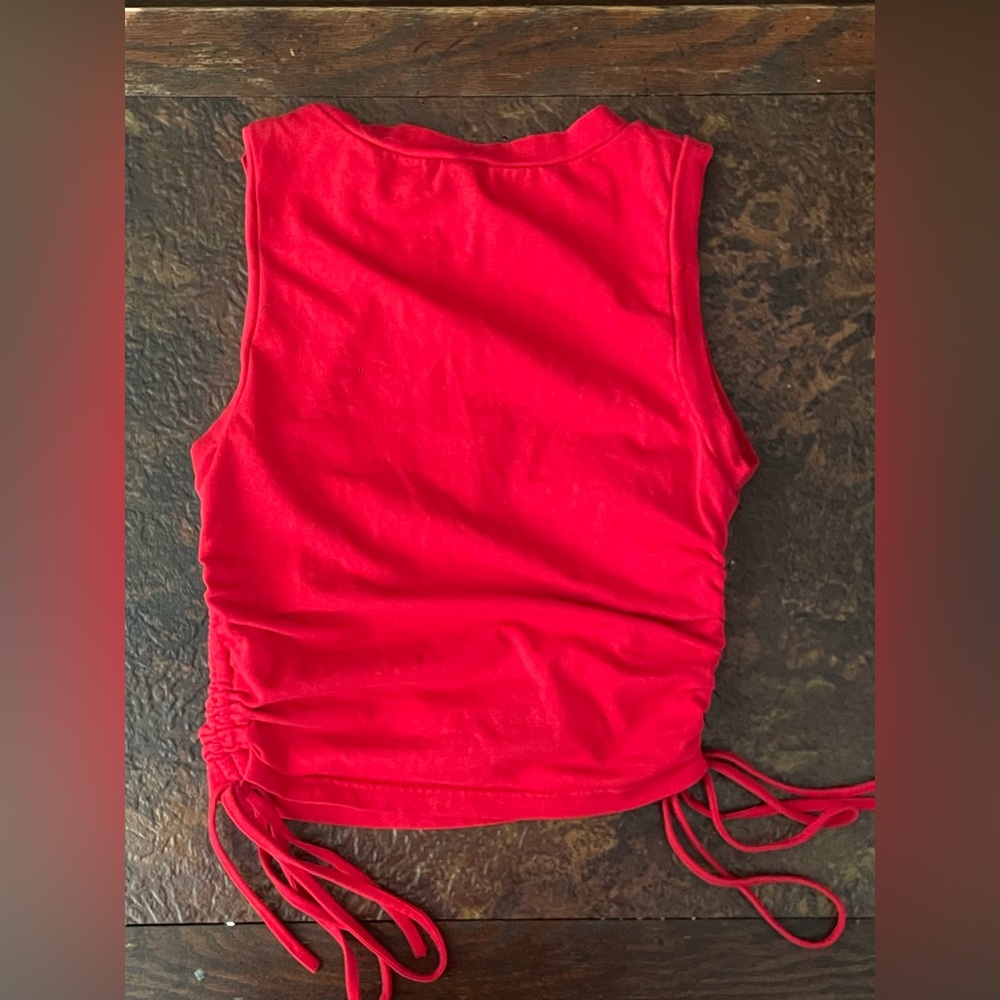 Drawstring Ruched Side Crop Tank Top - Picture 2 of 2